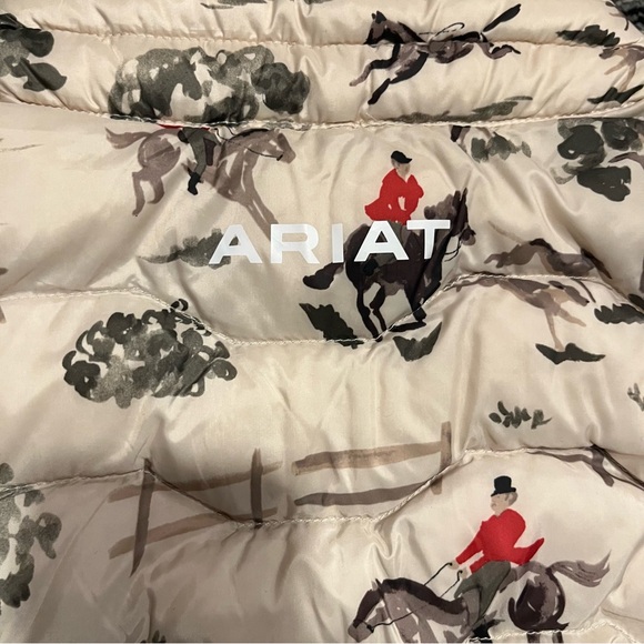 Ariat Ideal Down Vest – Equestrian Hunt Print - Picture 3 of 11